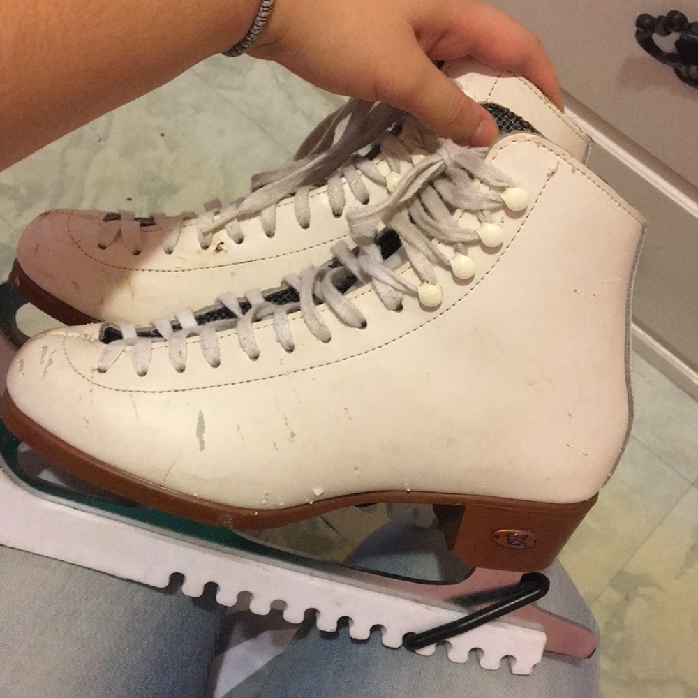 Ice skating shoes
